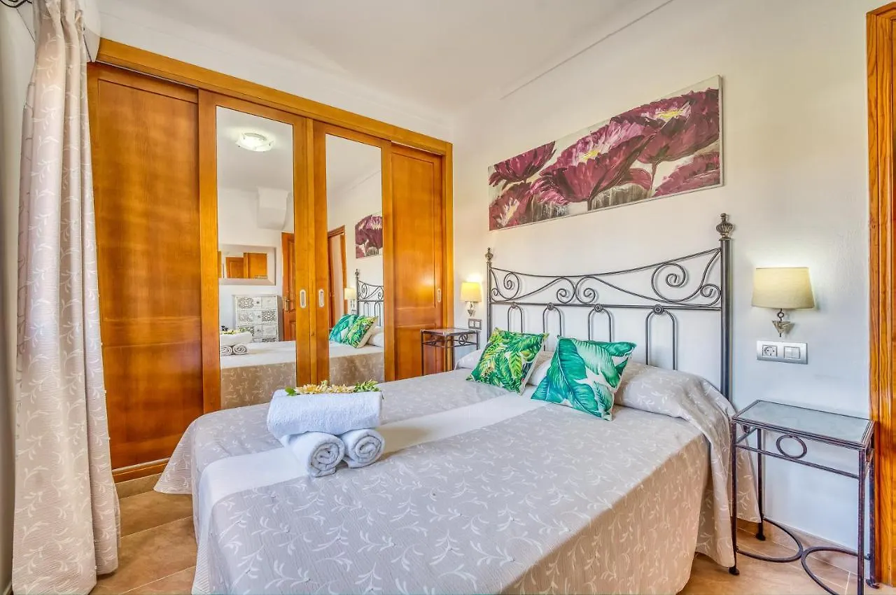 Ideal Property Mallorca - Villa Pintor Port de Pollença 0*,